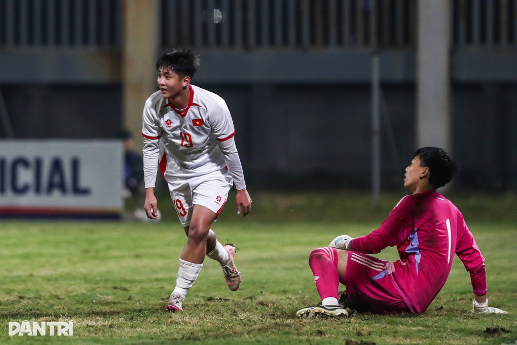 U17 Việt Nam thắng đội trẻ Macau, giành lại ngôi đầu từ tay U17 Malaysia - 2