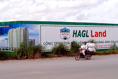 Công ty của bầu Đức lại bị S&P hạ bậc tín nhiệm