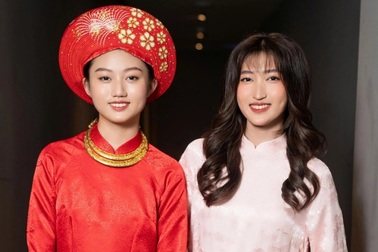 Mai Cát Vi và chị gái lần đầu diễn chung nhưng không thể vào rạp xem phim