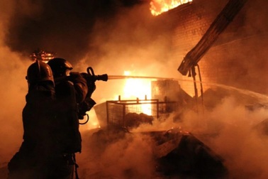 Nhà máy in tiền của Pháp bốc cháy ngùn ngụt