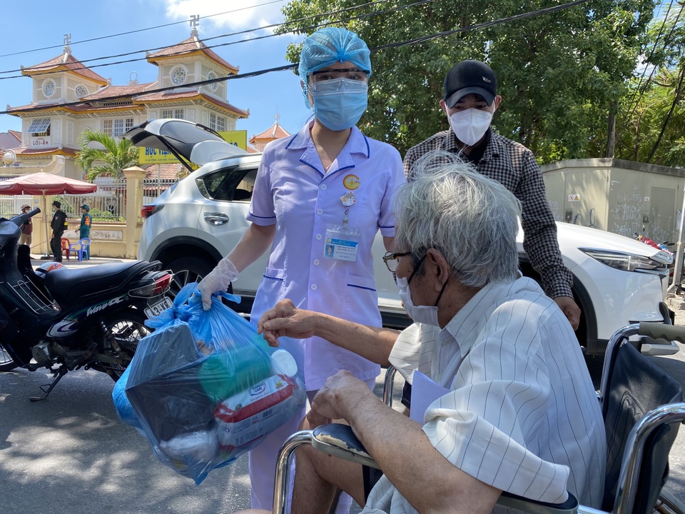 Tâm thư xúc động của GĐ bệnh viện C Đà Nẵng khi hết lệnh phong tỏa - 3 Tâm thư xúc động của GĐ bệnh viện C Đà Nẵng khi hết lệnh phong tỏa - 3