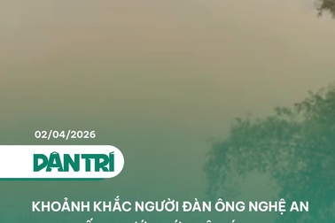 Khoảnh khắc người đàn ông Nghệ An lao xuống nước cứu cô gái nhảy sông