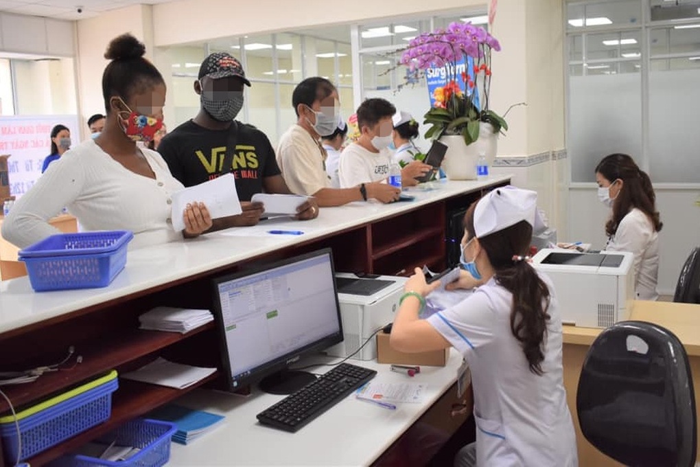 Bị bệnh nhân cấp cứu bức xúc, một bệnh viện ở TPHCM phải rút kinh nghiệm - 1 Bị bệnh nhân cấp cứu bức xúc, một bệnh viện ở TPHCM phải rút kinh nghiệm - 1