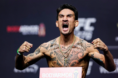 Tung đòn như máy, Max Holloway lập kỷ lục tại UFC Kansas City