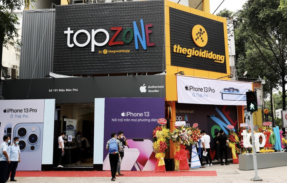 Tốc độ mở chuỗi TopZone đáng ngạc nhiên của Thế Giới Di Động: Tất cả vì iFan - 1 Tốc độ mở chuỗi TopZone đáng ngạc nhiên của Thế Giới Di Động: Tất cả vì iFan - 1