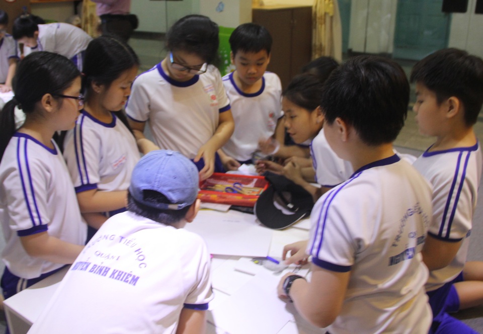 Viện trưởng Viện Pasteur TPHCM: Học sinh đến trường an toàn hơn ở nhà - 1 Viện trưởng Viện Pasteur TPHCM: Học sinh đến trường an toàn hơn ở nhà - 1