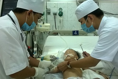 Theo dõi chặt ca tràn dịch dưỡng chấp màng phổi hiếm gặp