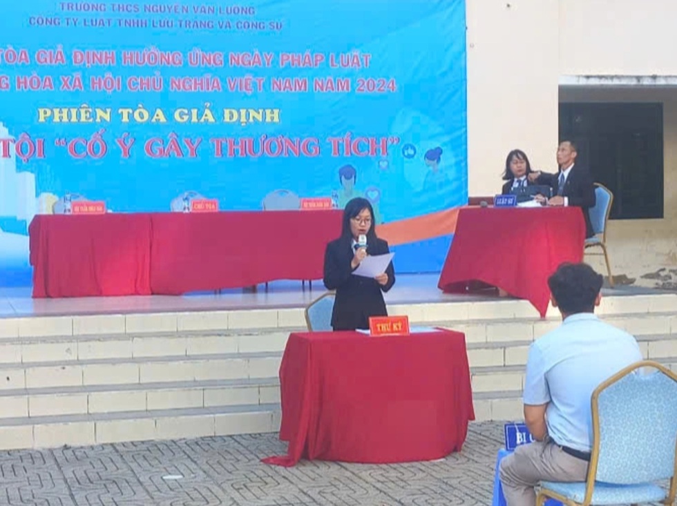 Hiệu trưởng xin đổi quà sang... tiền và ngôi trường không có quỹ phụ huynh - 6 Hiệu trưởng xin đổi quà sang... tiền và ngôi trường không có quỹ phụ huynh - 6