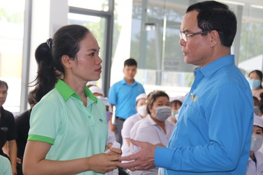 Giá cả "đội" cao, công nhân mong lương tăng theo để đảm bảo đời sống