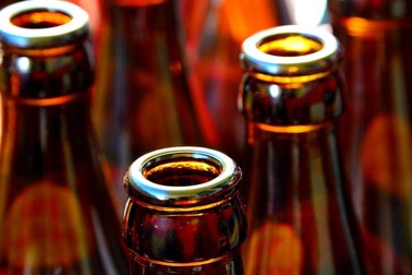 Uống rượu sẽ gây hại cho não bộ thanh thiếu niên mãi mãi