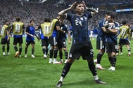 Enzo Fernandez ăn mừng thách thức tuyển Anh, Argentina đối mặt án phạt