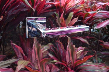 Khi tay nắm cửa không dùng để mở cửa