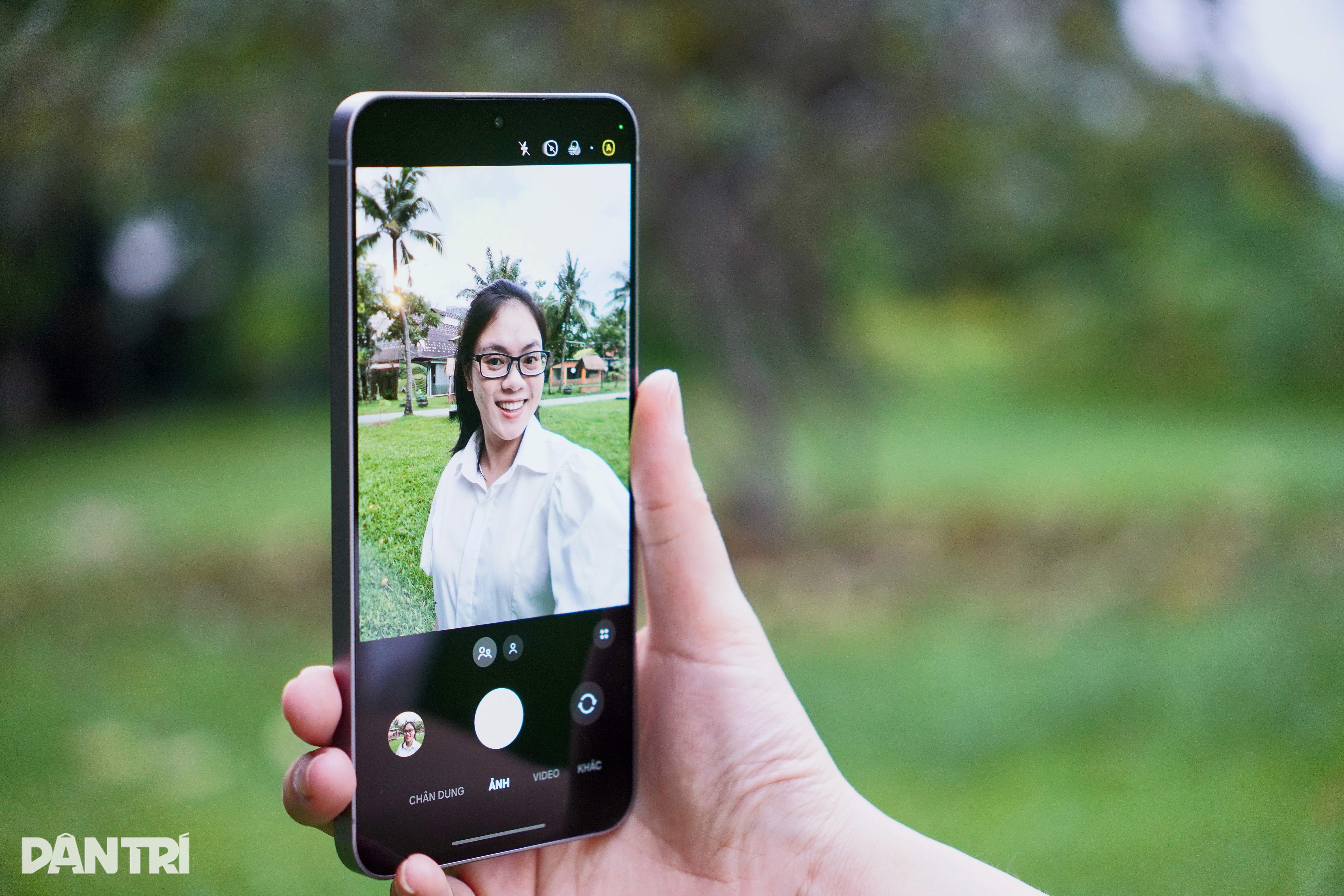 Đánh giá Galaxy S25 FE: Màn hình đẹp, camera tốt, hiệu năng đủ dùng - 10