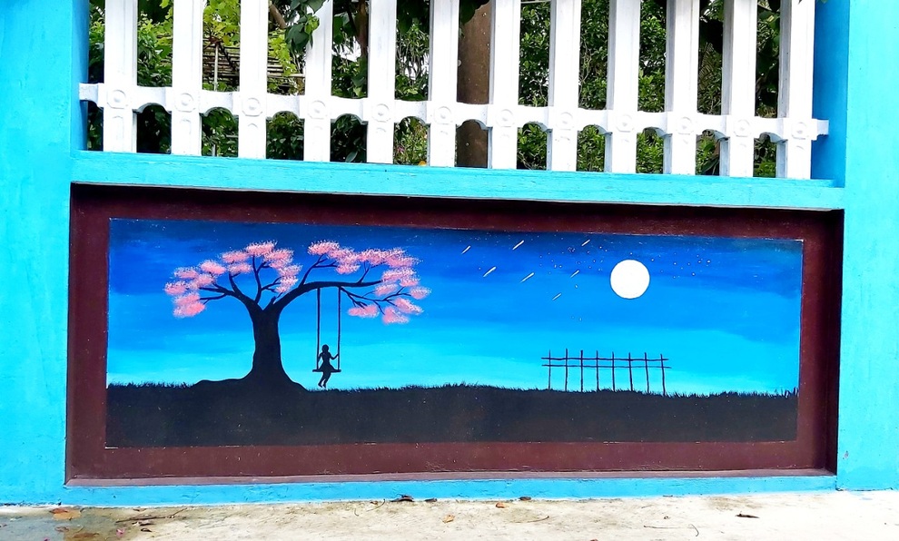 Mẹ đảm ở Vĩnh Phúc biến tường rào cũ kỹ thành loạt tranh vẽ sinh động - 7 Mẹ đảm ở Vĩnh Phúc biến tường rào cũ kỹ thành loạt tranh vẽ sinh động - 7