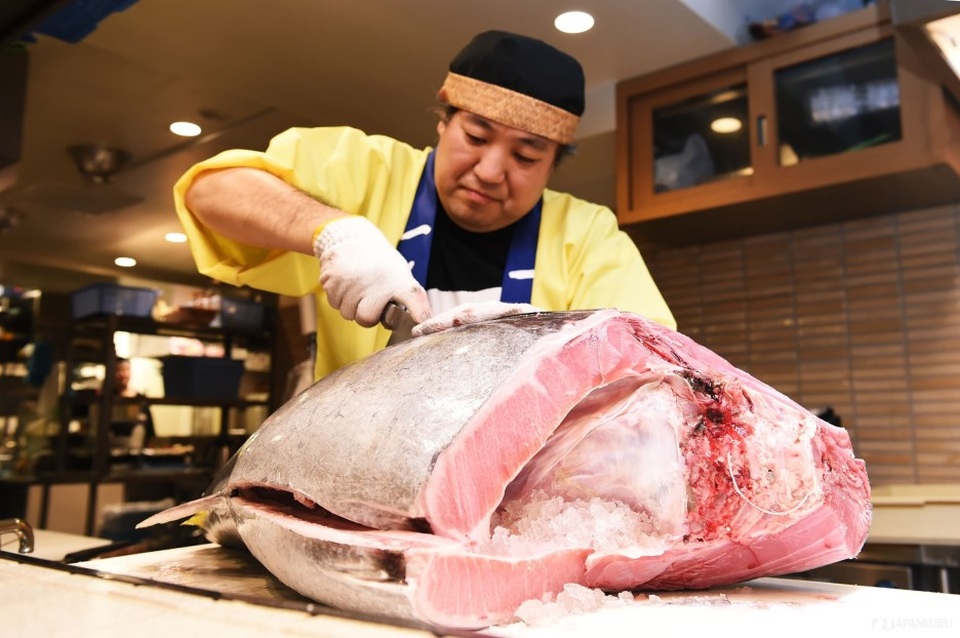 Có gì trong show diễn cắt cá ngừ khiến người Tokyo phát cuồng - 4 Có gì trong show diễn cắt cá ngừ khiến người Tokyo phát cuồng - 4