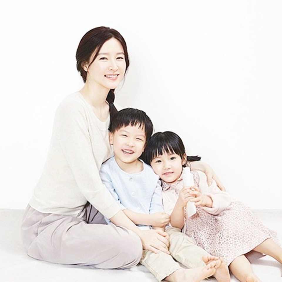 Hé lộ về người chồng kín tiếng của Nàng Dae Jang Geum Lee Young Ae - 11 Hé lộ về người chồng kín tiếng của Nàng Dae Jang Geum Lee Young Ae - 11