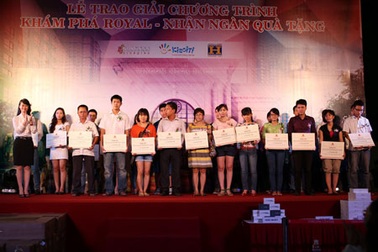 Trao giải “Khám phá Royal - Nhận ngàn quà tặng” 
