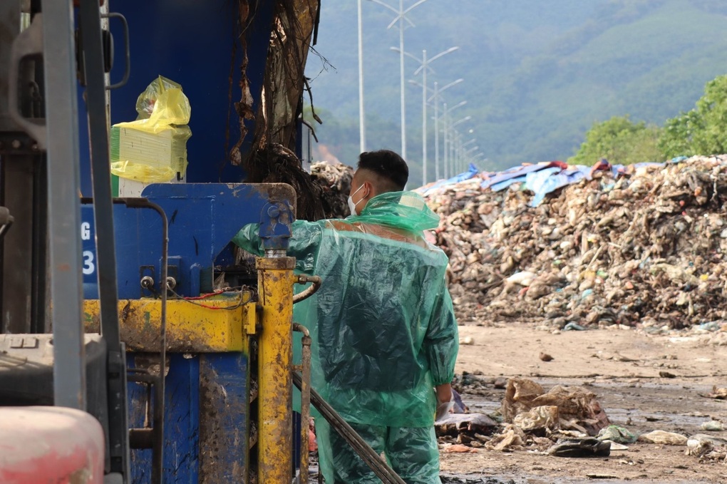 Hàng chục nghìn tấn rác thải bủa vây thành phố Hòa Bình - 7 Hàng chục nghìn tấn rác thải bủa vây thành phố Hòa Bình - 7