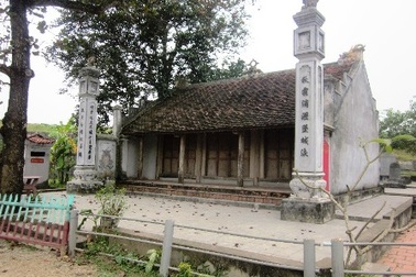 Khám phá bí ẩn phiến đá in hình bàn tay và đầu người trong ngôi đền cổ 