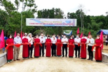 Nguyên Chủ tịch nước Trương Tấn Sang dự khánh thành cầu Gò Đình ở Quảng Nam