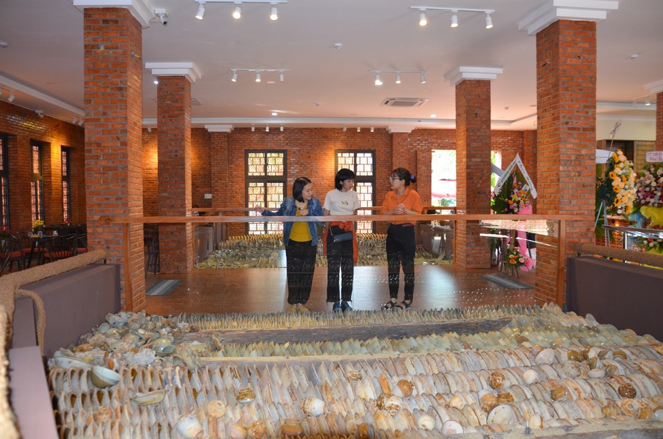 Kinh ngạc kho cổ vật trên tàu cổ 700 năm tuổi - 9