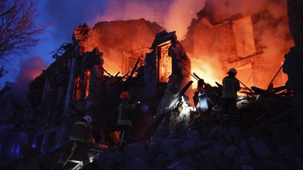 Nga tấn công dồn dập vào Odessa, phòng không Ukraine chật vật đối phó - 1