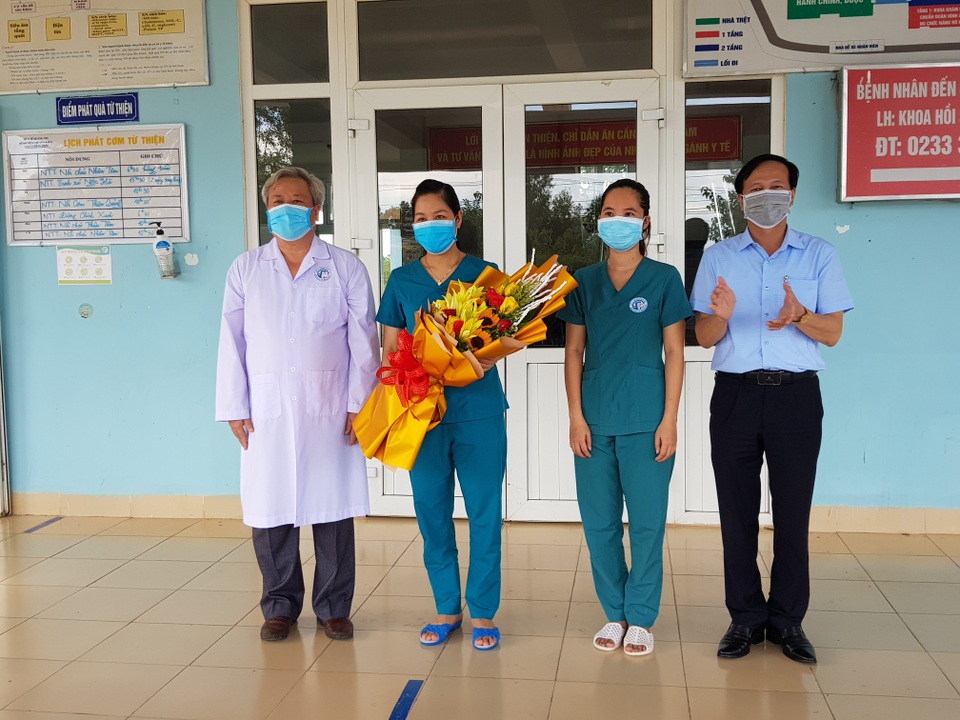 Quảng Trị:  Bệnh nhân mắc Covid-19 cuối cùng xuất viện - 1 Quảng Trị:  Bệnh nhân mắc Covid-19 cuối cùng xuất viện - 1
