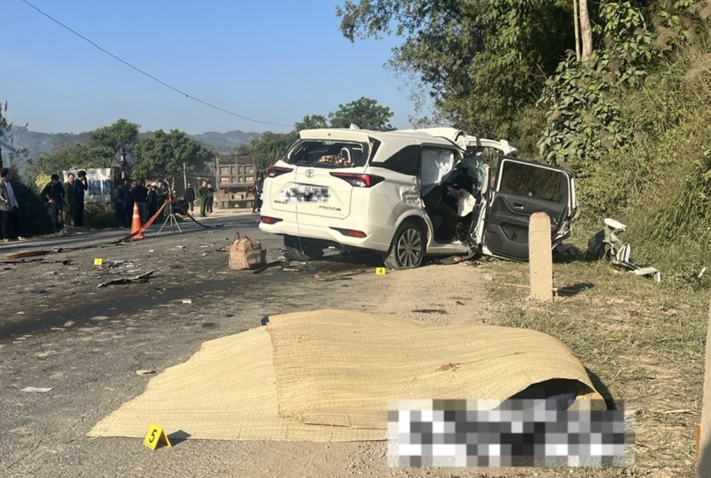 Ô tô tông nhau ở Lạng Sơn, 4 người tử vong, 2 người bị thương - 1