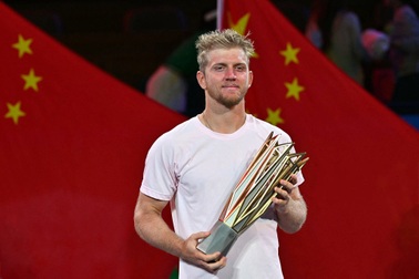 Davidovich Fokina lần đầu vô địch Thượng Hải Masters