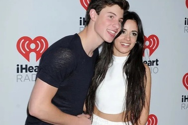 Camila Cabello công khai hò hẹn với Shawn Mendes