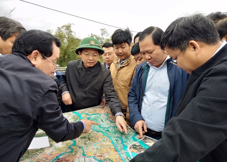Di dời hàng trăm hộ dân lấn chiếm xây nhà, công trình làm hẹp dòng sông - 1 Di dời hàng trăm hộ dân lấn chiếm xây nhà, công trình làm hẹp dòng sông - 1