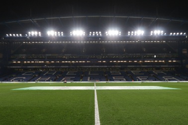 Premier League tiếp tục hoãn thi đấu tới 30/4