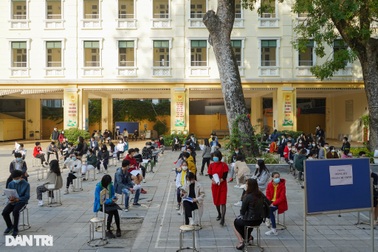 Gần 13.000 ca Covid-19 mới, hơn một nửa là F0 cộng đồng