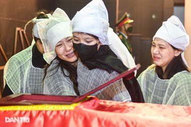 Gia đình, nghệ sĩ tiễn biệt nhạc sĩ Xuân Phương