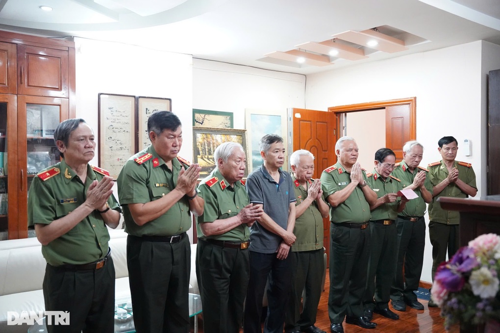 Tưởng niệm các cố lãnh đạo Bộ Công an - 1 Tưởng niệm các cố lãnh đạo Bộ Công an - 1