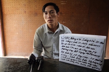 Nổ súng bắt giữ đối tượng vận chuyển 5,7kg ma túy, chém xối xả Công an