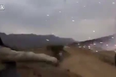 Hoảng hồn vì 2 tấn pháo hoa… vô tình phát nổ