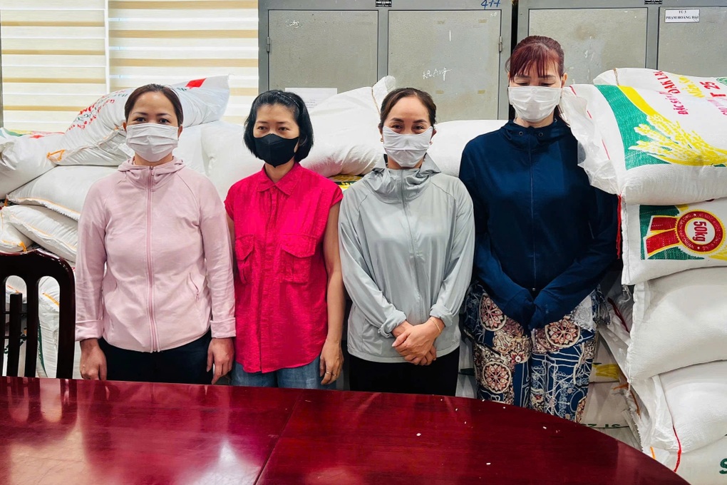 Hà Nội: Phát hiện hơn 17 tấn gạo ST25 giả bị bán ra thị trường - 1
