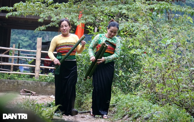 Độc đáo món cơm đồ trong ống nứa, mang hơi thở của núi rừng - 8 Độc đáo món cơm đồ trong ống nứa, mang hơi thở của núi rừng - 8