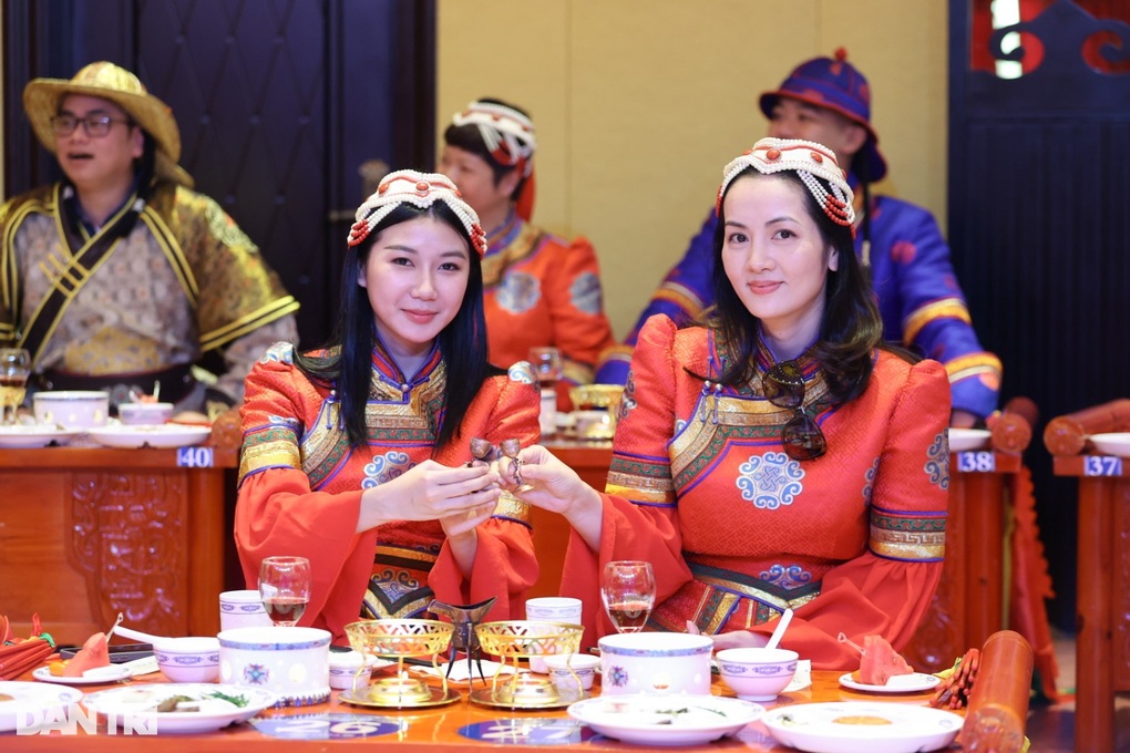 Khách Việt đổ xô đi Trung Quốc dịp lễ 2/9 vì giá tour rẻ hơn trong nước - 1 Khách Việt đổ xô đi Trung Quốc dịp lễ 2/9 vì giá tour rẻ hơn trong nước - 1