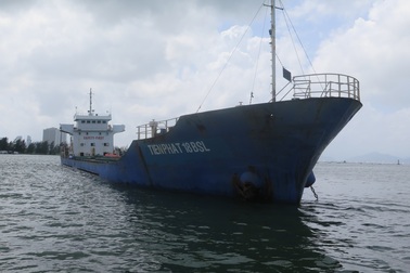 Truy tìm chủ của 3.000 tấn quặng titan không hợp pháp