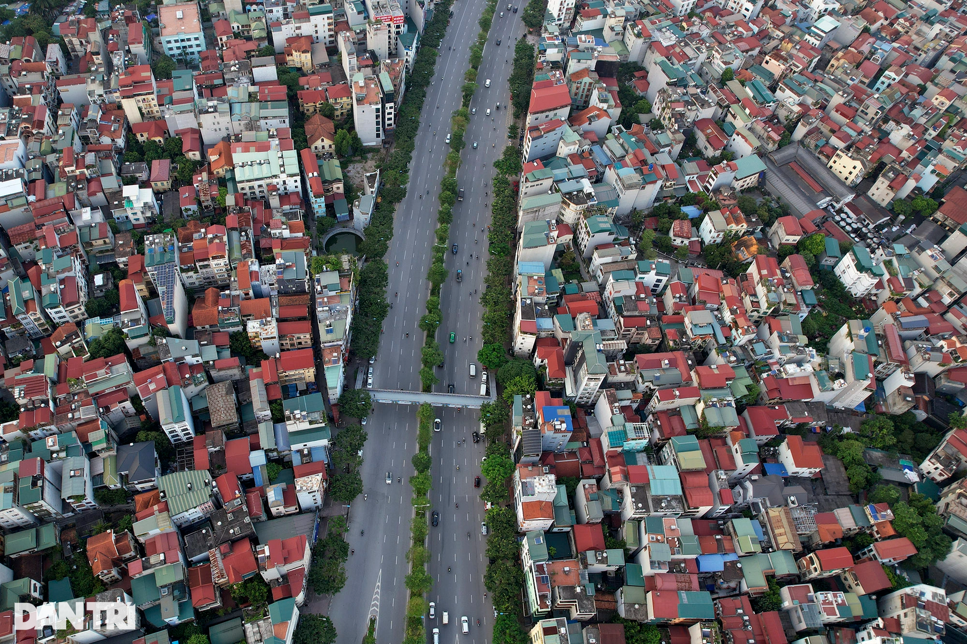 Nhà cửa dày đặc không còn khoảng trống khi nhìn đô thị Hà Nội từ trên cao - 13 Nhà cửa dày đặc không còn khoảng trống khi nhìn đô thị Hà Nội từ trên cao - 13