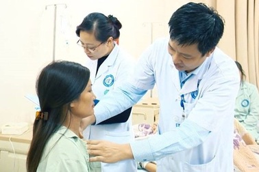 Việt Nam "vẽ" lên bản đồ thế giới kỹ thuật nội soi tuyến giáp một lỗ