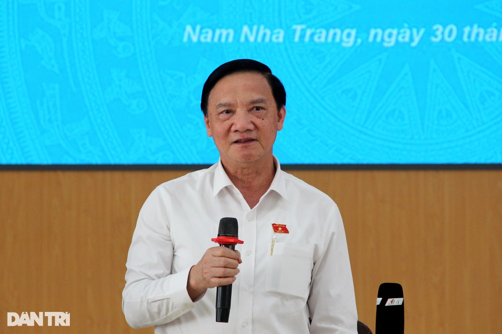 Phó Chủ tịch Quốc hội: Dân sẽ làm giấy tờ gần nhà, không cần về nơi cư trú - 2 Phó Chủ tịch Quốc hội: Dân sẽ làm giấy tờ gần nhà, không cần về nơi cư trú - 2