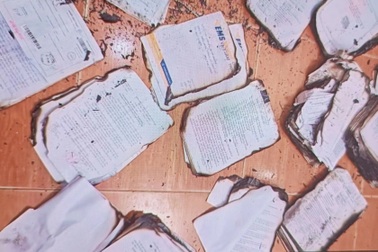 Công an vào cuộc điều tra vụ nhiều tài liệu nghi bị đốt ở trụ sở xã