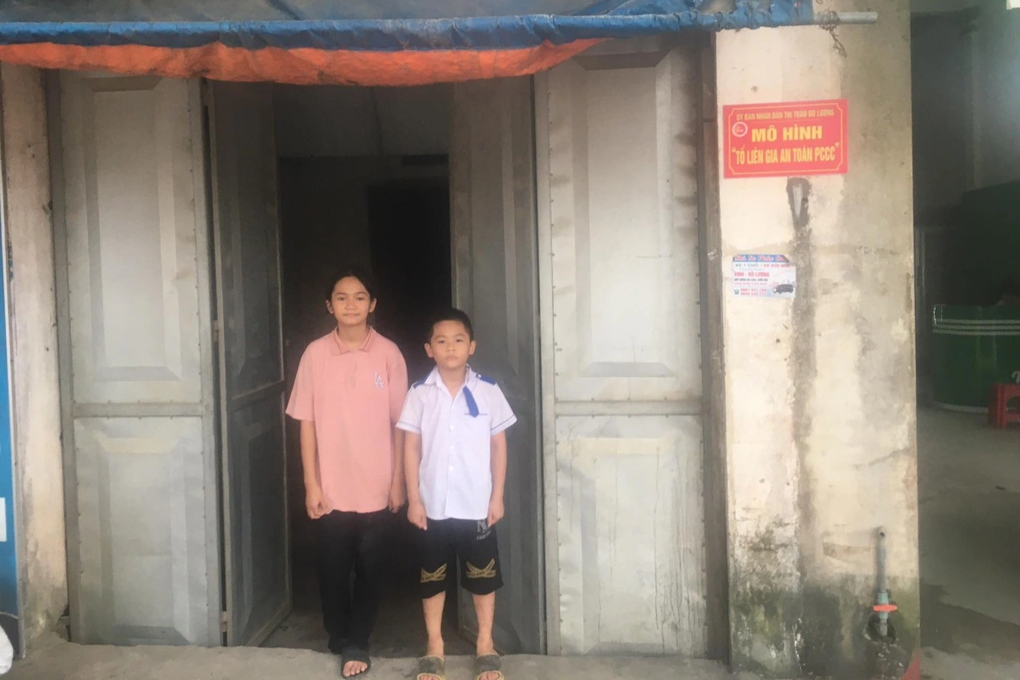 Đau lòng cảnh sống không bằng chết của người cha bị cắt cụt chân tay - 5 Đau lòng cảnh sống không bằng chết của người cha bị cắt cụt chân tay - 5