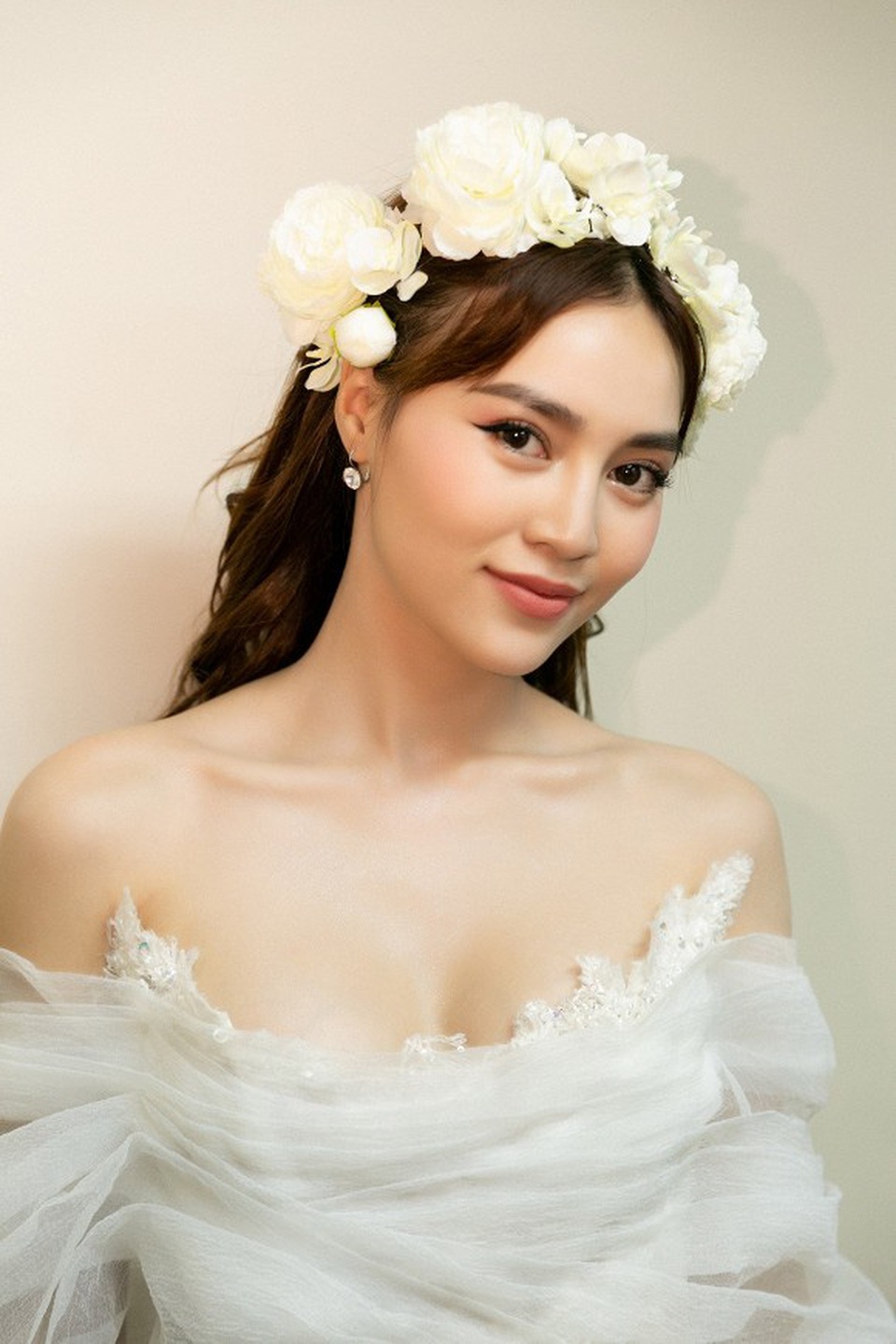 Bị chê giọng hát “thảm họa” nhưng MV của Ninh Dương Lan Ngọc vẫn đạt triệu view - 1 Bị chê giọng hát “thảm họa” nhưng MV của Ninh Dương Lan Ngọc vẫn đạt triệu view - 1