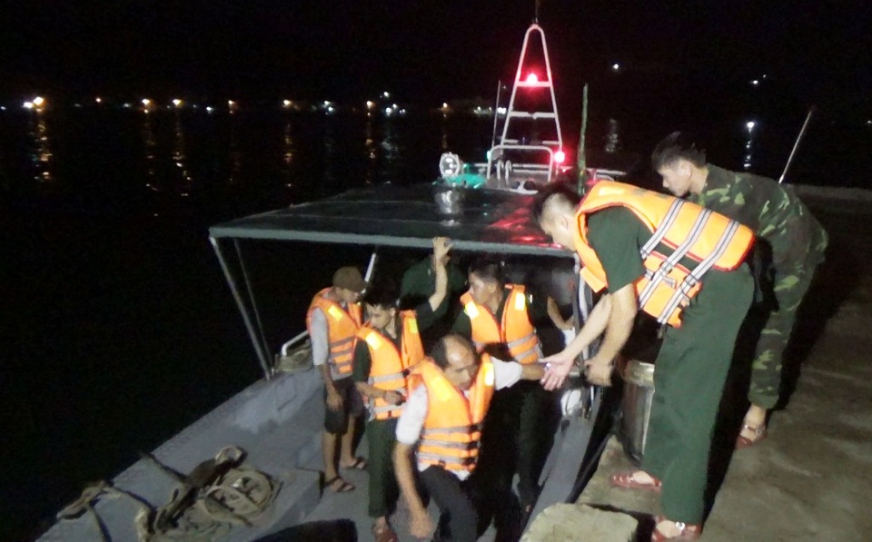 Tàu cá bị chìm do va vào xác tàu đắm vào mùa bão năm 2017 - 1 Tàu cá bị chìm do va vào xác tàu đắm vào mùa bão năm 2017 - 1