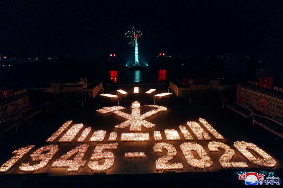 “Biển người” tham gia lễ duyệt binh hoành tráng của Triều Tiên - 12 “Biển người” tham gia lễ duyệt binh hoành tráng của Triều Tiên - 12