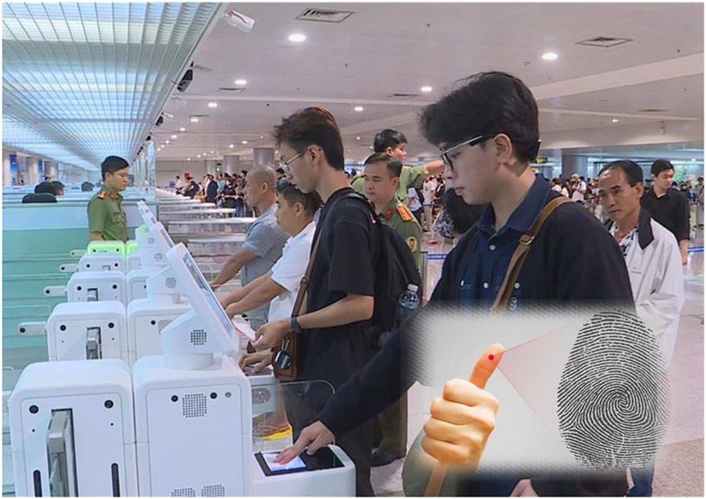 Từ 2025, công dân được thu thập vân tay khi làm thủ tục xuất nhập cảnh - 1 Từ 2025, công dân được thu thập vân tay khi làm thủ tục xuất nhập cảnh - 1